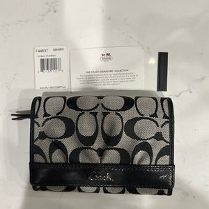 Coach Signature Soho Clutch
